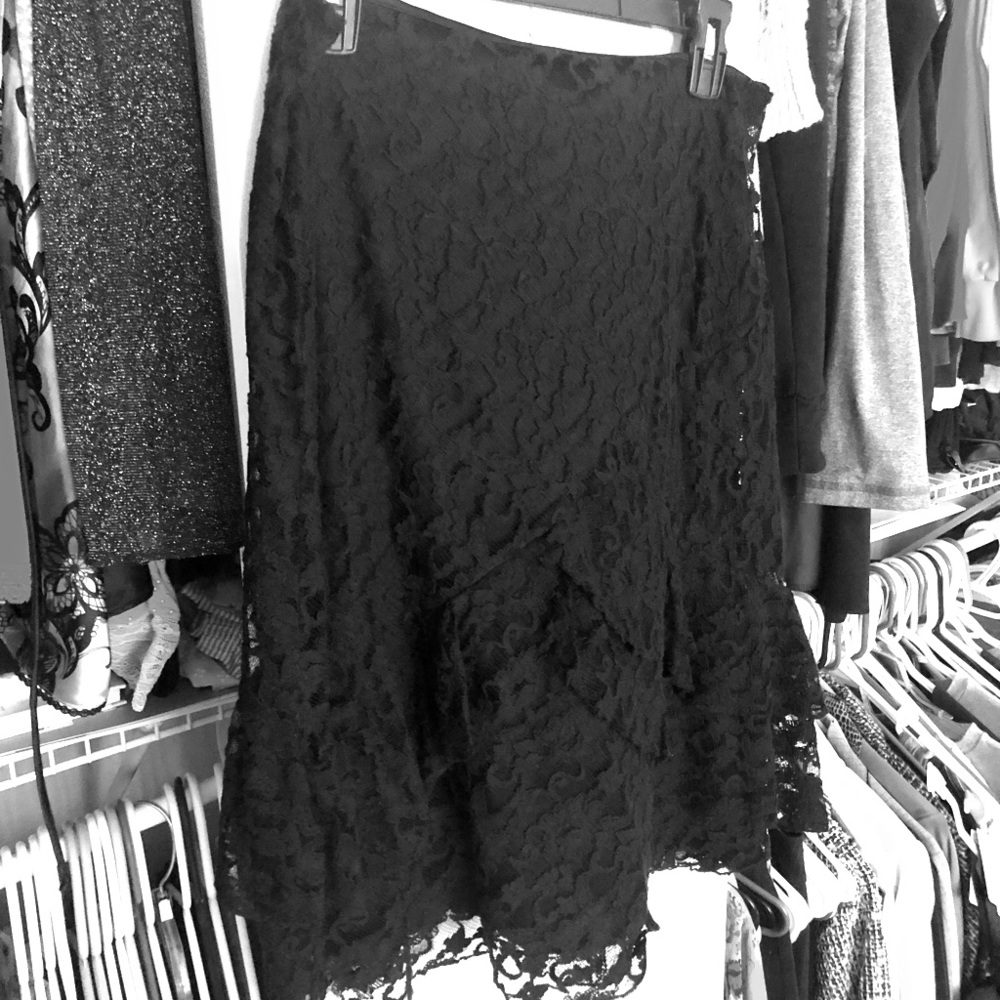 Lace skirt